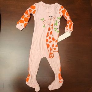 DinoDee Giraffe Footie Onesie NWT 6-12 months